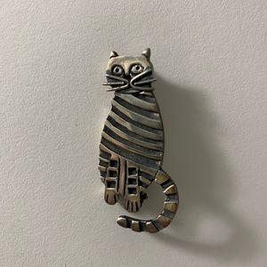 Stainless steel cat brooch